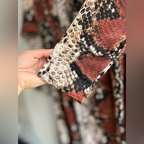 Mango Snake Print Long Sleeve V Neck Button Front Maxi Dress 4 size Small - Picture 13 of 14